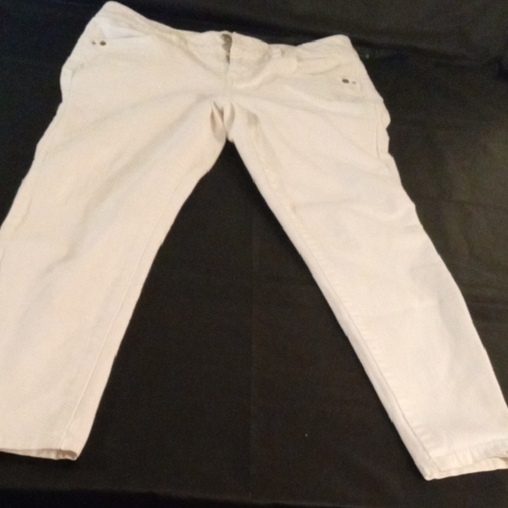 Apt. 9 Women's Straight Leg White Jeans